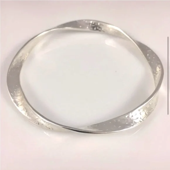 Silpada Vintage Textured Solid Sterling Silver Twisted Ribbon Bangle Bracelet - Picture 4 of 6